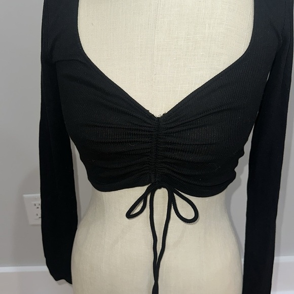 Zara women’s Black Long Sleeve Ruched Top size small - Picture 2 of 8